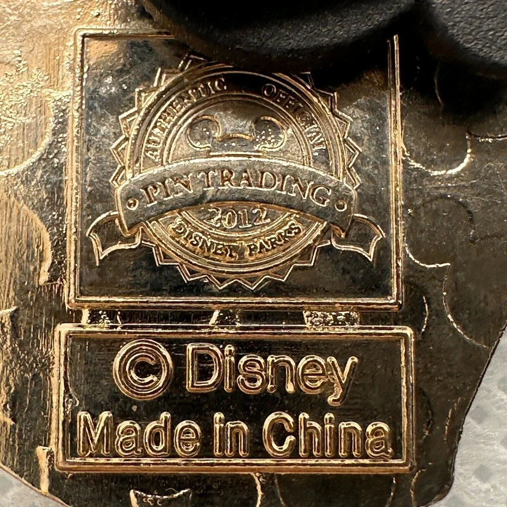 Character Hats‎ Queen Of Hearts Crown Mystery 2012 Disney Pin
